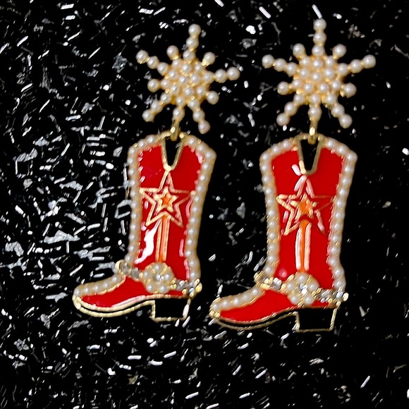 Red & Orange Dangle Cowgirl Earrings.Trimmed in Faux Rhinestones & Pearls - Picture 3 of 12